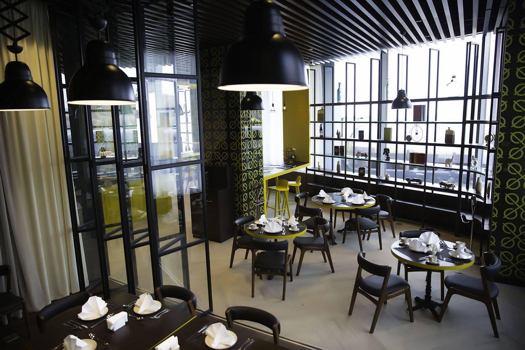 Maqan Hotel Almati Kültér fotó